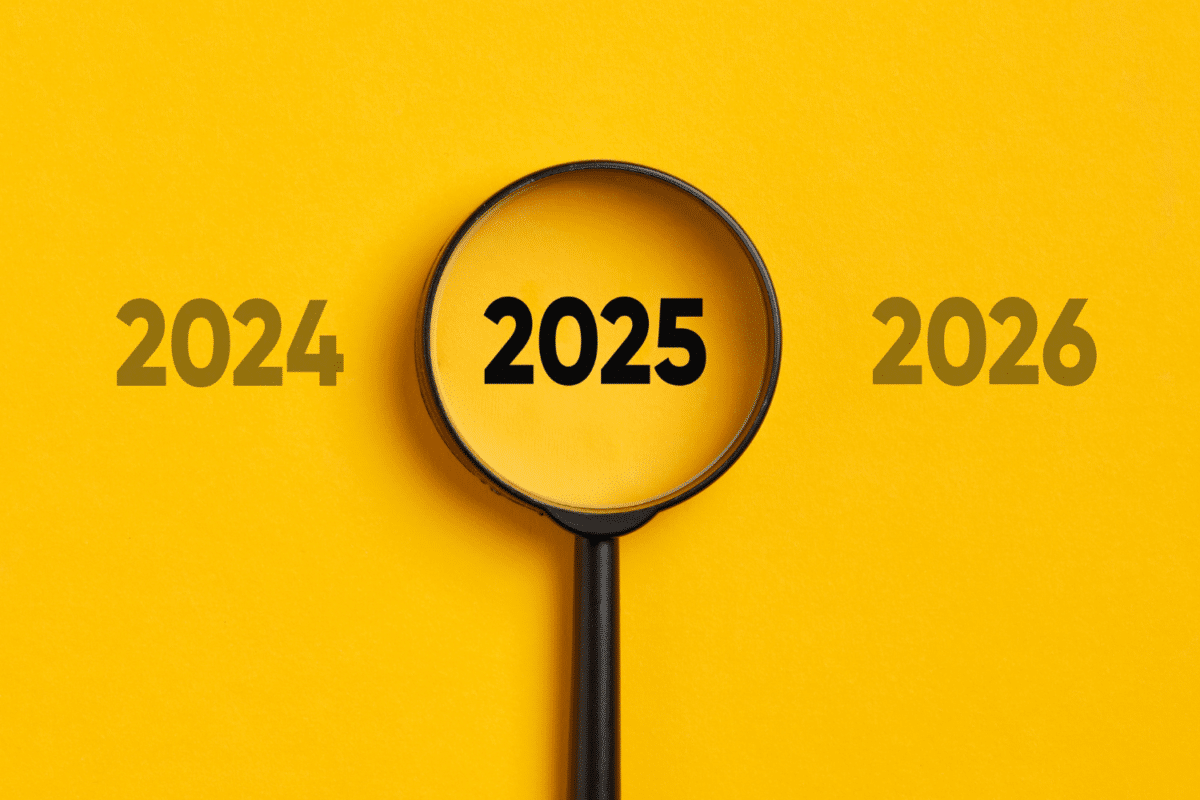 Year 2025 highlighted with a magnifying glass